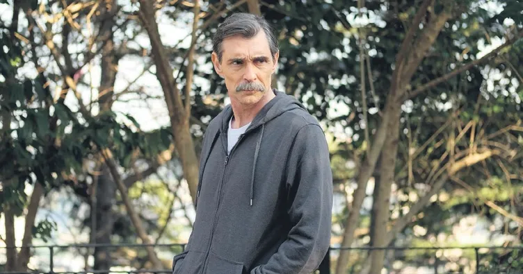 Genç rap’çilere Erdal Beşikçioğlu’ndan jest