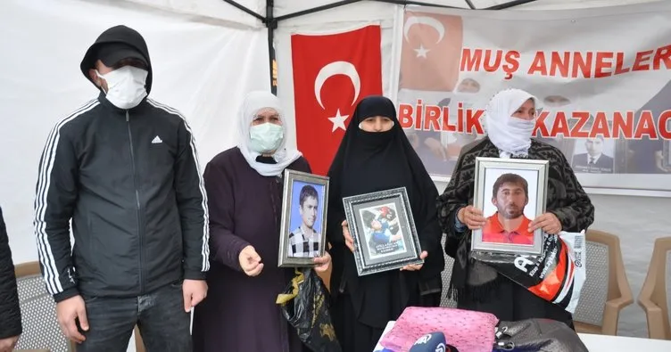 PKK’dan kaçan Ö.S., evlat nöbetindeki annelere destek oldu