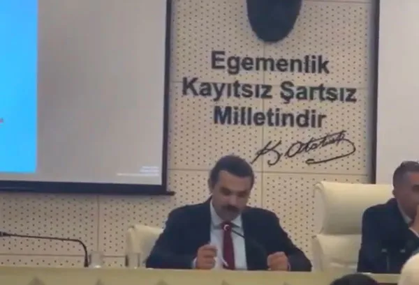 chpli-baskan-yardimcisi-belediye-sirketine-ait-aracla-alkollu-sekilde-kaza-yapti-kamu-zarari-yok-savunmasi-1783106790820.jpg CHP'li başkan yardımcısı, belediye şirketine ait araçla alkollü şekilde kaza yaptı!