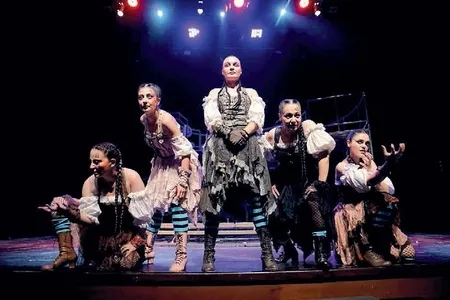 iki-tiyatroya-700-bin-liralik-tiyatro-tesvik-odulu-1784909554468.jpeg