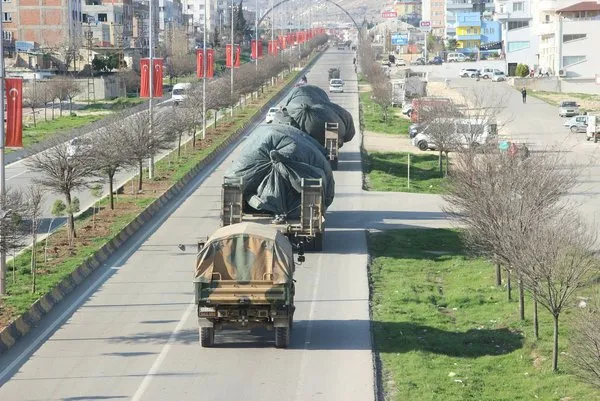 JÖH ve PÖH timleri Kirpilerle Afrin'e doğru gidiyor