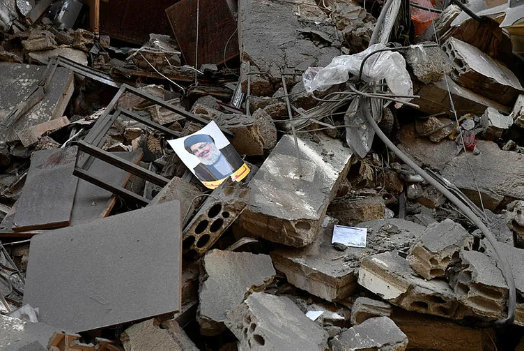 Siyonist İsrail havadan katlediyor! Lübnan’da camiler hastaneler hedefte: Can kayıpları 2 bini aştı