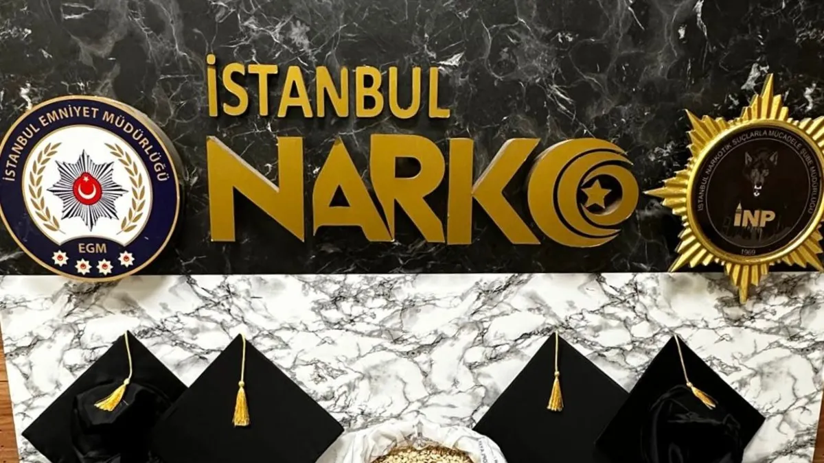 Mezuniyet keplerinden 53 bin uyuşturucu hap çıktı