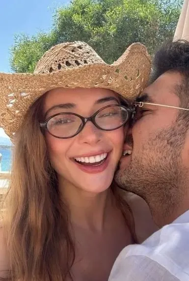 Mutluluklarına gölge düştü! Oyuncu Rabia Soytürk ve mimar sevgilisi Samet Vuruşan ayrıldı!