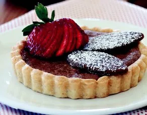 Çikolatalı Fındıklı Tart