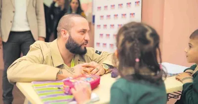 O gülümseme dünyalara bedel! Şarkıcı Berkay gönülleri fethetti