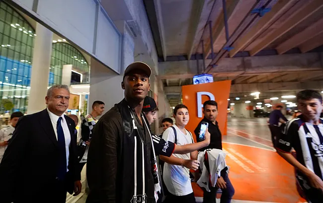 besiktas-yeni-transferini-acikladi-tiago-djalo-istanbula-geldi-1756232693643.jpg