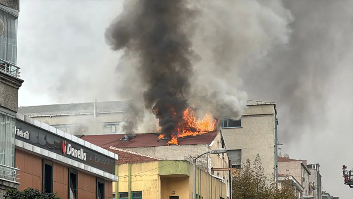 SON DAKİKA: Güngören’de korkutan yangın! Tekstil fabrikası alev topuna döndü! O anlar kamerada SON DAKİKA: Güngören’de korkutan yangın! Tekstil fabrikası alev topuna döndü! O anlar kamerada