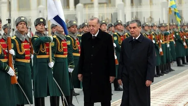 Son dakika: Başkan Erdoğan Türkmenistan'da! Ekonomik İşbirliği Teşkilatı Zirvesi'ne katılacak