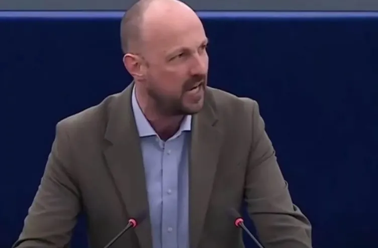 Filistin halkının zulmüne kahkahalarla güldüler! AP milletvekilinden tokat gibi sözler: Kendinizden utanmalısınız!