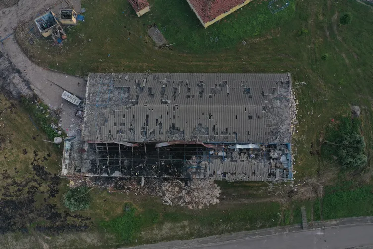 Son dakika! Sakarya'daki fabrika görüntüleri patlamanın şiddetini ortaya çıkardı!