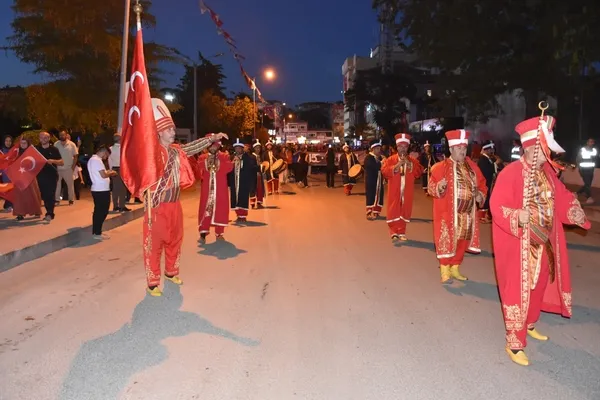 kirikkale-15-temmuzun-10-yilinda-binlerce-vatandas-turk-bayraklariyla-meydanlara-akin-etti-1784147125617.jpg