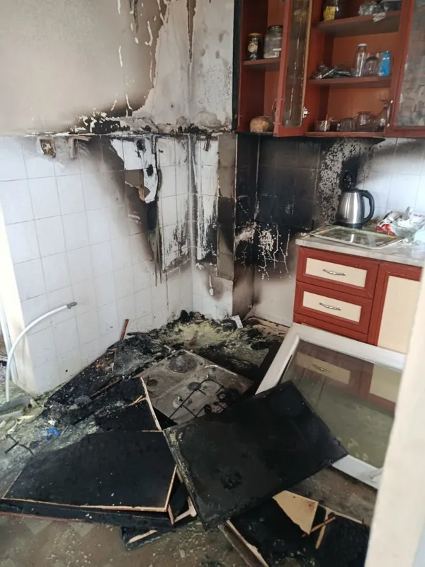 alanyada-apartman-dairesinin-mutfaginda-cikan-yangin-sonduruldu-1784994367935.jpg