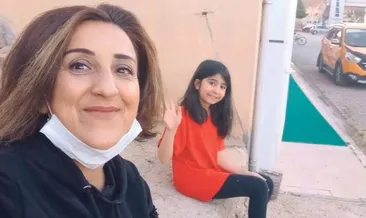 Eli öpülesi öğretmen