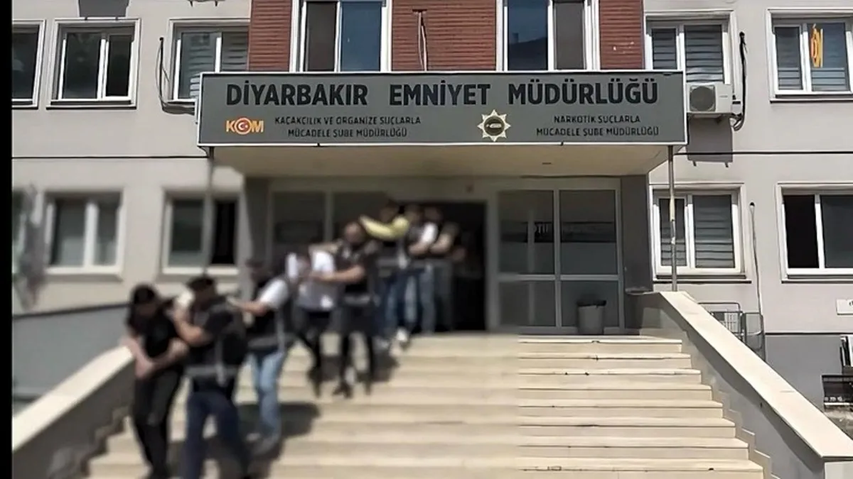 Diyarbakır’da silahlı suç örgütüne operasyon: 15 tutuklama Diyarbakır’da silahlı suç örgütüne operasyon: 15 tutuklama