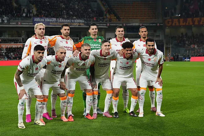 son-dakika-haberi-galatasaray-basaksehir-deplasmaninda-sane-ile-kazandi-1760815490586.jpeg