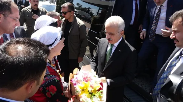 bakan-uraloglu-tarih-verdi-trabzon-havalimaninin-temeli-atilacak-1779272082095.jpg