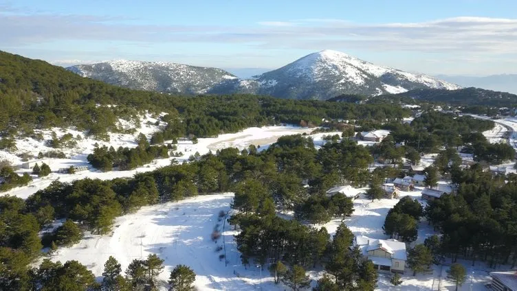 Spil Dağı Milli Parkı’nda kar manzarası