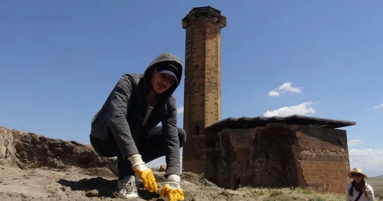 Anadolu’daki ilk Türk camisi Ebul Menuçehr’in çevresindeki kazı çalışması sürüyor