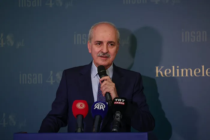 son-dakika-tbmm-baskani-numan-kurtulmustan-yeni-anayasa-aciklamasi-herkes-milletin-iradesine-saygi-duyacak-1716636378556.jpg SON DAKİKA | TBMM Başkanı Numan Kurtulmuş'tan Yeni Anayasa açıklaması: Herkes milletin iradesine saygı duyacak!