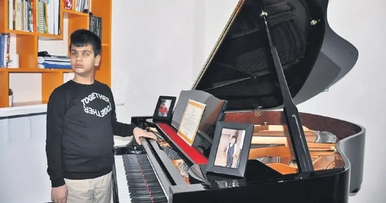 Erdoğan ‘kusursuz kulak’ Bager’e piyano hediye etti