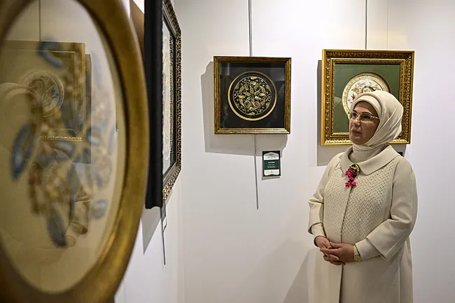 emine-erdogan-her-sanatci-aslinda-eserleriyle-kendi-medeniyetini-de-insa-ede-1732370344187.jpeg