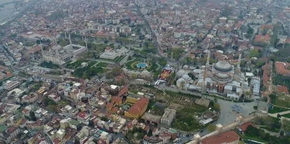 Dünyanın en büyük lale halısı havadan görüntülendi