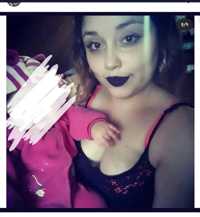 Bebeği ile müstehcen fotoğraflar paylaşıyordu! Elif Sarı'ya bakanlıktan müdahale!