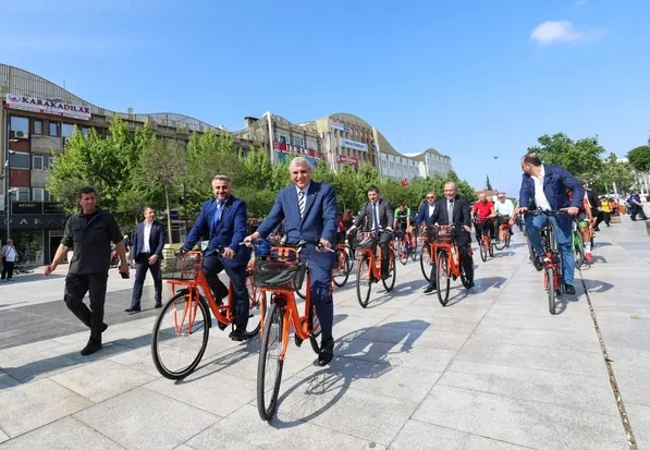 sakarya-buyuksehirden-bisiklette-yepyeni-bir-hamle-turuncu-bisiklet-yakinda-yollarda-1685461274449.jpeg