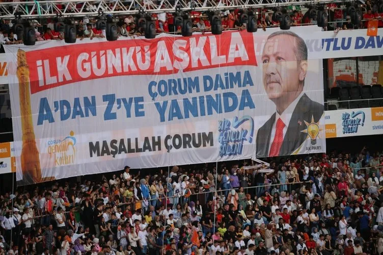 SON DAKİKA: Gençler Başkan Erdoğan'ı bekliyor! Stadyum tıklım tıklım doldu! Coşku her geçen dakika artıyor...