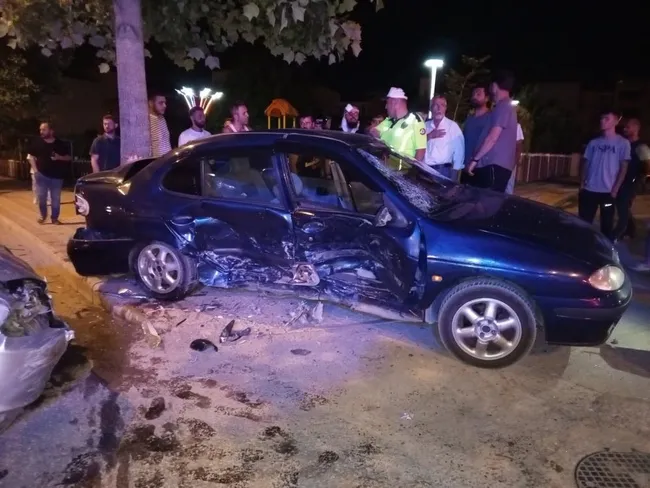 samsunda-trafik-kazasi-2-kisi-yaralandi-1719210218920.jpg