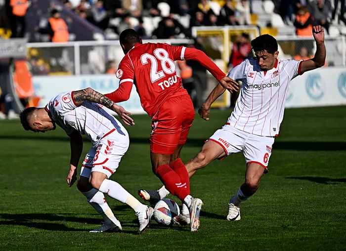 ziraat-turkiye-kupasi-sivasspor-kupada-4-golle-turladi-1734530293259.jpeg