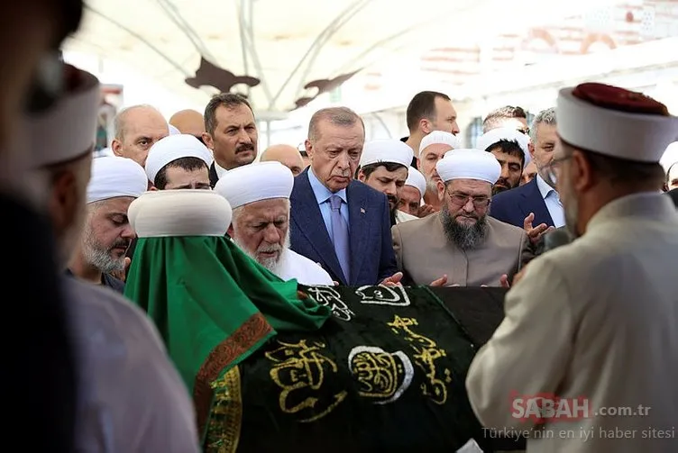 SON DAKİKA | İsmailağa Cemaati lideri Mahmud Ustaosmanoğlu son yolculuğuna uğurlandı: Vefat haberini alan on binler akın etti!
