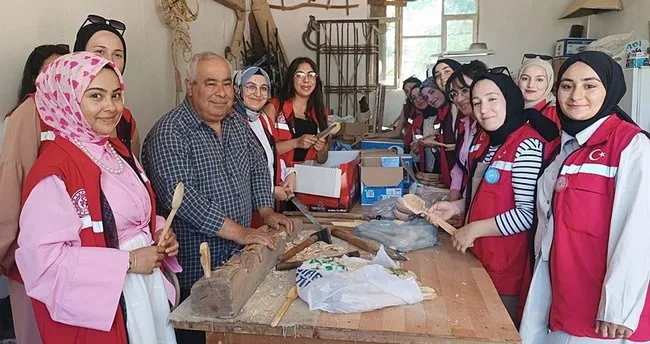 Gönüllü gençler yürekleri fethetti