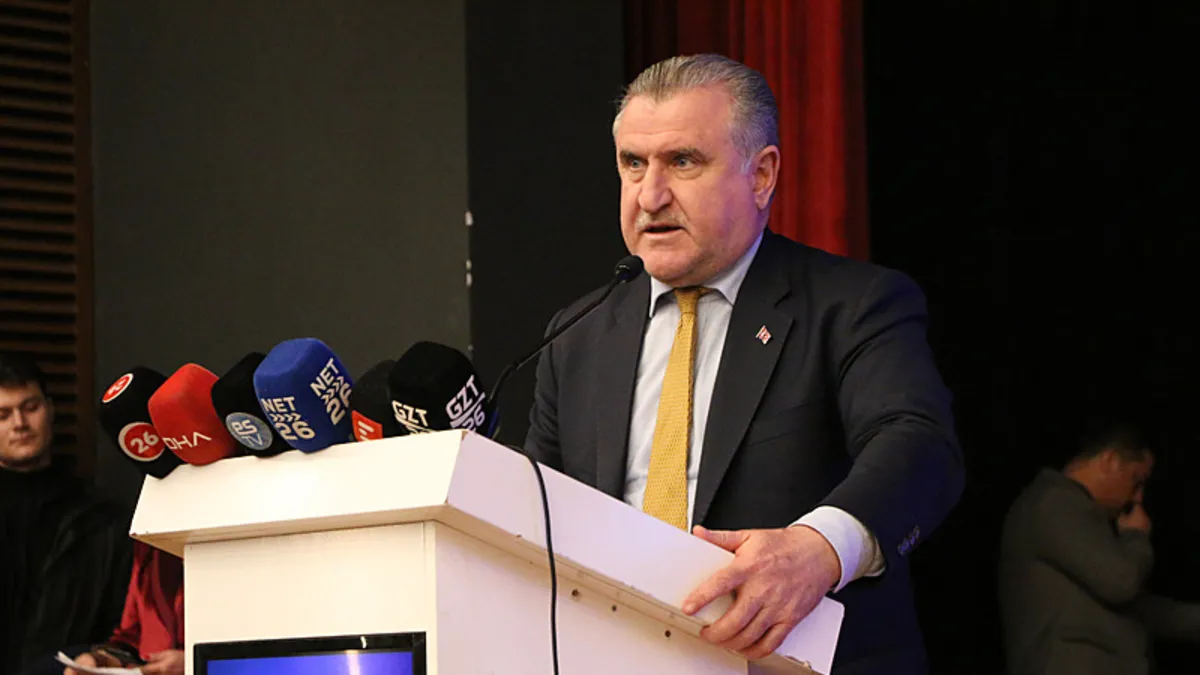 Bakan Bak’tan Konyaspor’a geçmiş olsun mesajı! Bakan Bak’tan Konyaspor’a geçmiş olsun mesajı!