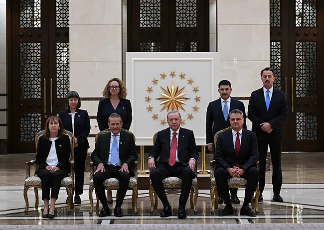 baskan-erdogana-5-buyukelciden-guven-mektubu-1788884436077.jpg