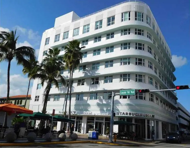 Sosyeteye intihar şoku! Deniz Badrutt Miami’deki evinin balkonundan intihar etti