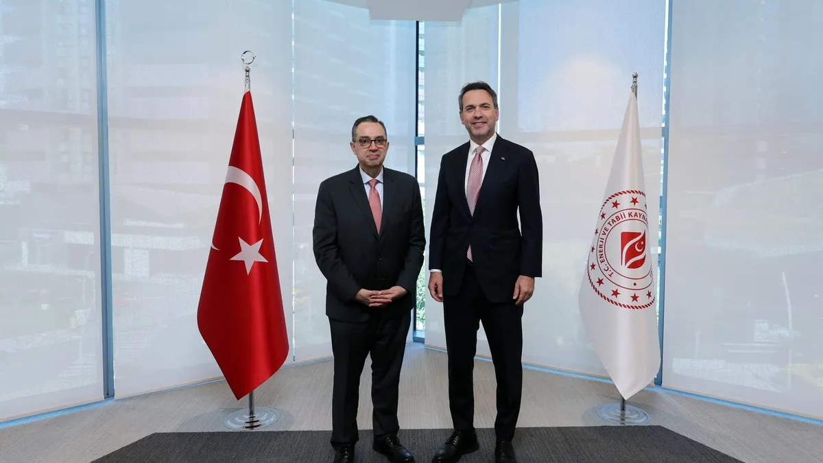Bakan Bayraktar, Uluslararası Finans Kurumu temsilcileriyle görüştü