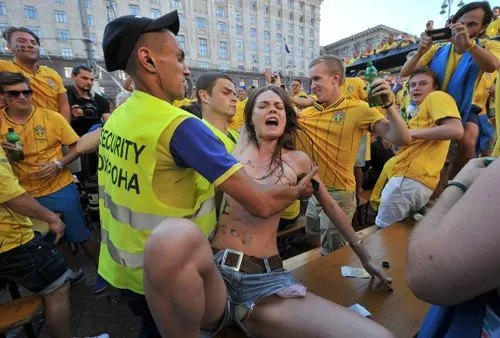 Bir FEMEN aktivisti ne kadar kazanır?