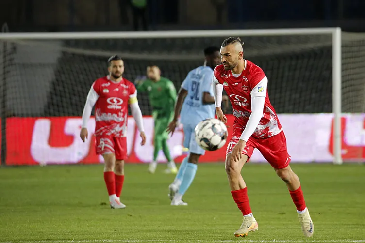 Son dakika haberi: Serdar Dursun İran’da şoku yaşadı! Arkadaşından şaşkına çeviren hareket. İsmail Kartal derbiyi kazandı...