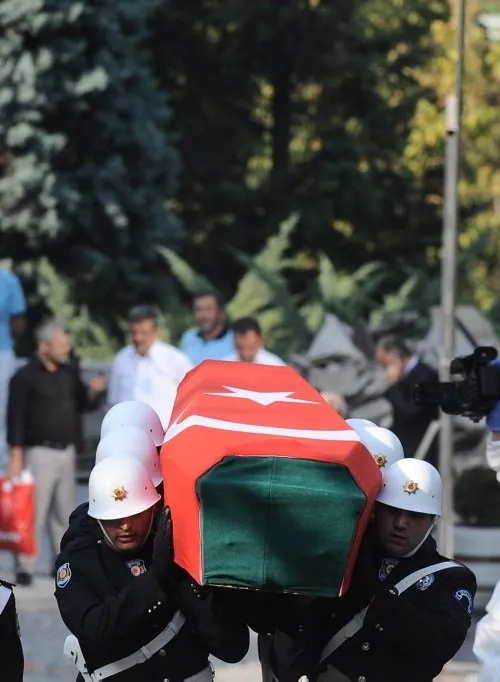 Turgut Özal'ın naaşı mezardan çıkarıldı