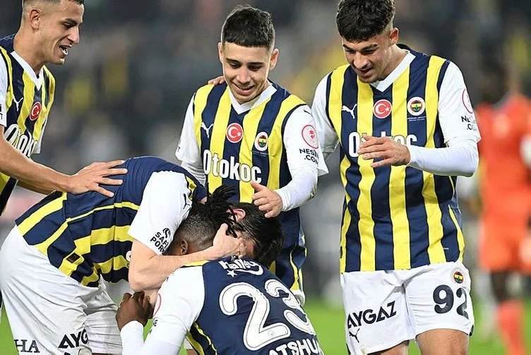 Son dakika Fenerbahçe haberi: Fenerbahçe’de 3 ayrılık birden! İsmail Kartal biletlerini kesti...