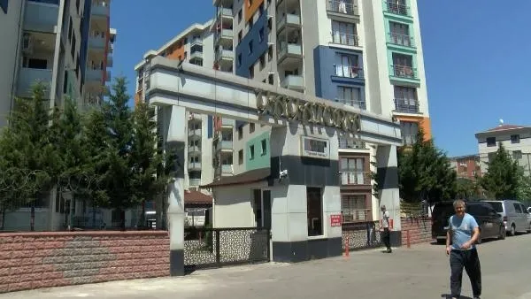 İstanbul’da sevgili vahşeti: Nazlı Duman’ın boğazını kesip intihar etti!