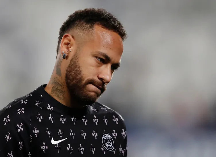 Son dakika: 2021 yılının en çok kazanan futbolcusu belli oldu! Ronaldo ve Messi...