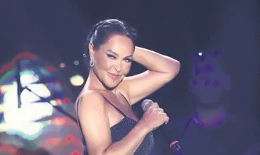 Hülya Avşar yeni şarkısını ilk kez söyledi