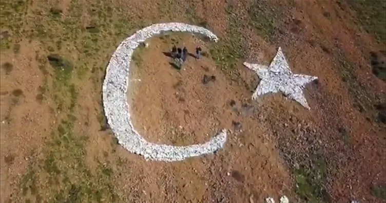 Terörden temizlenen dağlara Mehmetçik’ten devasa Ay yıldız