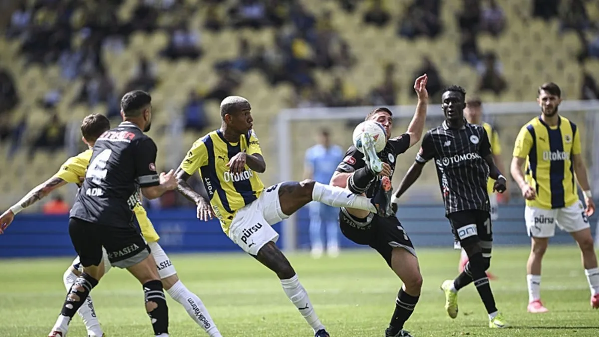 Fenerbahçe, sezonu Konyaspor galibiyetiyle tamamladı