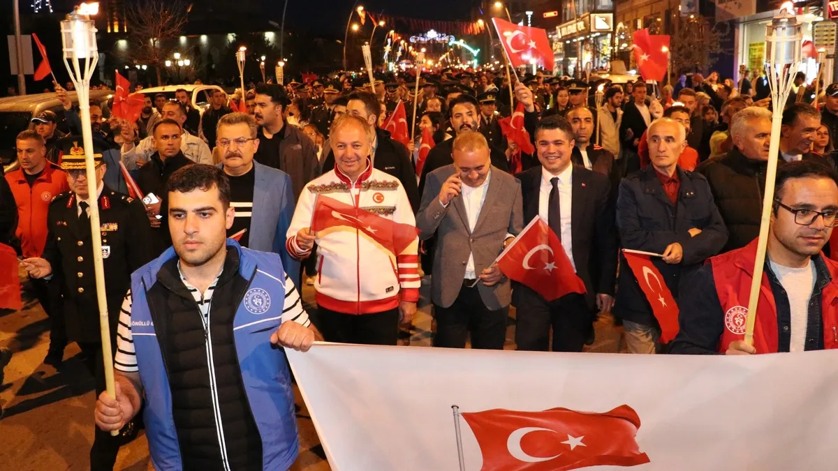 Erzurum'da Coşkulu 19 Mayıs Kutlamaları: Atatürk'e Vefa, Gençliğe Adanmışlık!