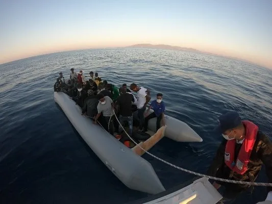 Yunanistan’ın geri ittiği 31 düzensiz göçmen kurtarıldı