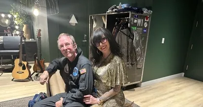 20 yıllık evlilikte üzen haber...  Weezer grubunun bas gitaristi Scott Shriner ve eşi boşanıyor!